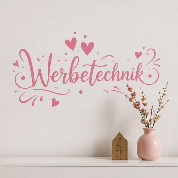 Dekoratives Türschild in einer Wohnung